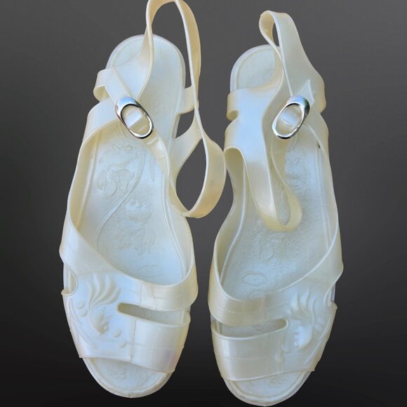 Vintage 80s 90s Jelly Sandals Size 8.5 Low Wedge Heels Koi Fish Pattern Pearl - Picture 1 of 8
